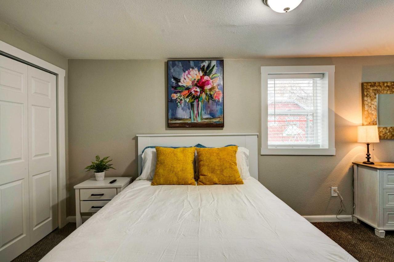 Cozy Ogden Cottage 1 Mi To Downtown! Exterior photo